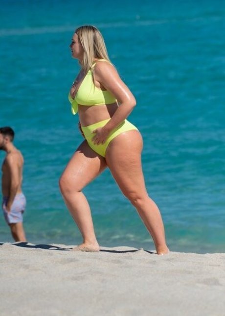 Naakte gelekte OnlyFans-foto van Iskra