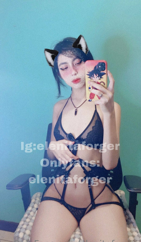 Naakte gelekte OnlyFans-foto van Elenitaforger