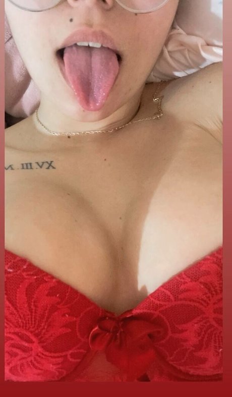 Naakte gelekte OnlyFans-foto van Carol Silveira