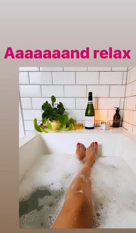 Naakte gelekte OnlyFans-foto van Anita Rani