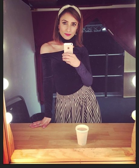 Naakte gelekte OnlyFans-foto van Anita Rani