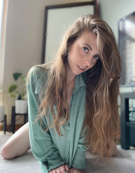 Naakte gelekte OnlyFans-foto van Sweetbeefree