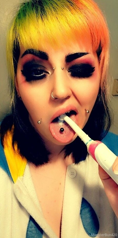 Naakte gelekte OnlyFans-foto van Monsterbun42