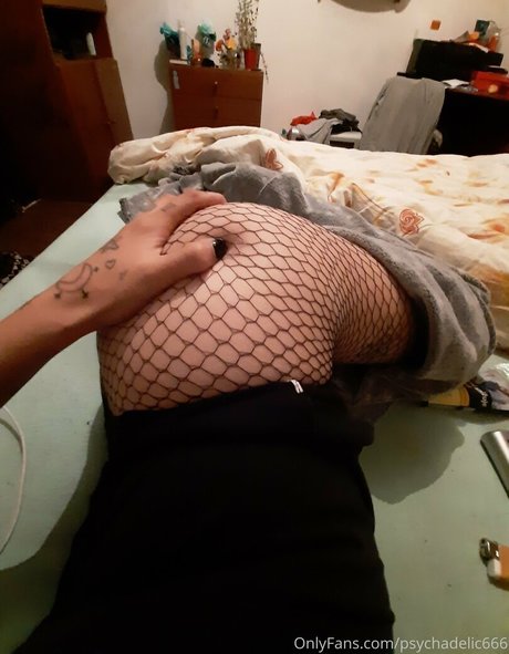 Naakte gelekte OnlyFans-foto van Psychadelic666