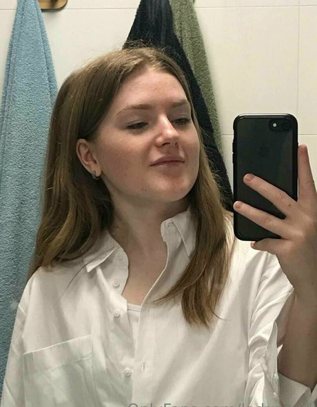 Naakte gelekte OnlyFans-foto van Ladyaprill