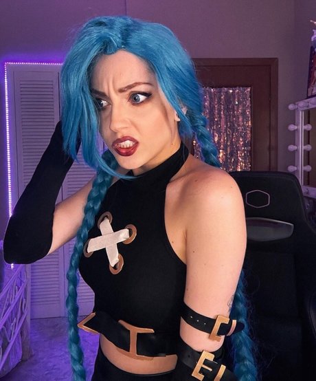 Naakte gelekte OnlyFans-foto van Mona Schon