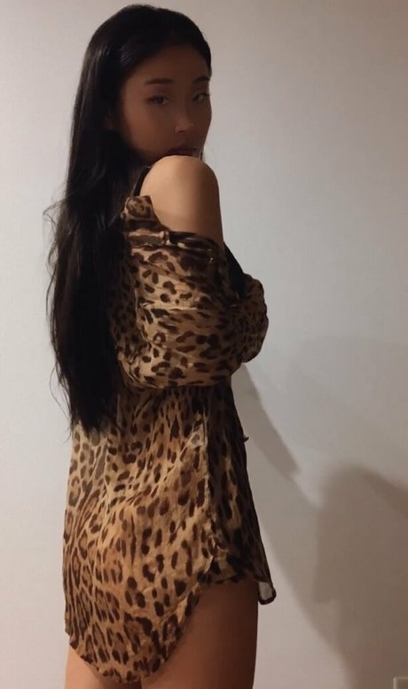 Naakte gelekte OnlyFans-foto van Cherrymimi