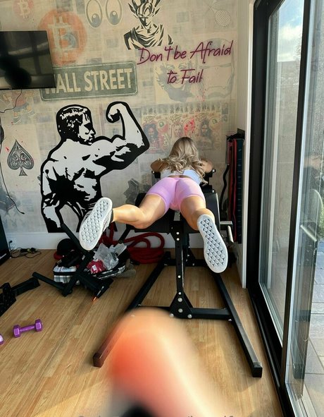 Naakte gelekte OnlyFans-foto van Jenniferinthegym
