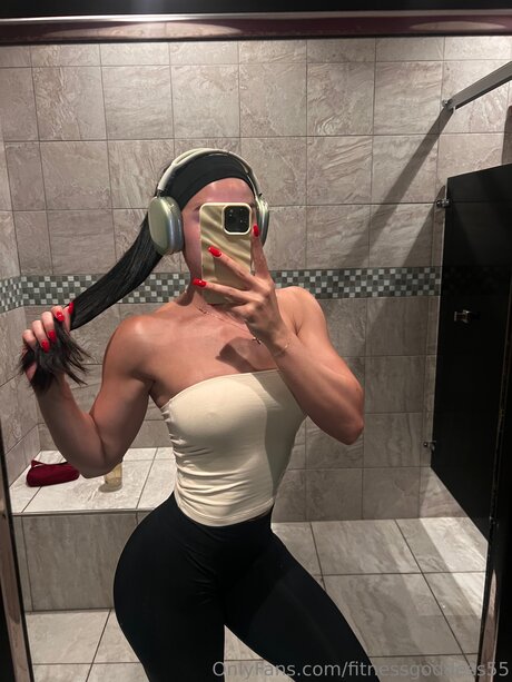 Naakte gelekte OnlyFans-foto van Fitnessgoddess55
