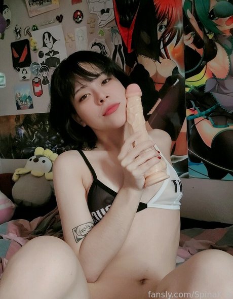 Naakte gelekte OnlyFans-foto van Spinaka