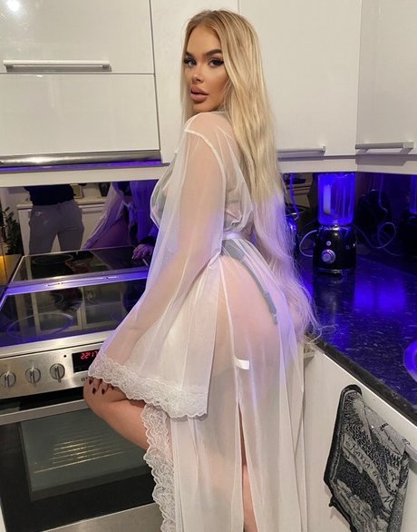 Naakte gelekte OnlyFans-foto van Milanasw