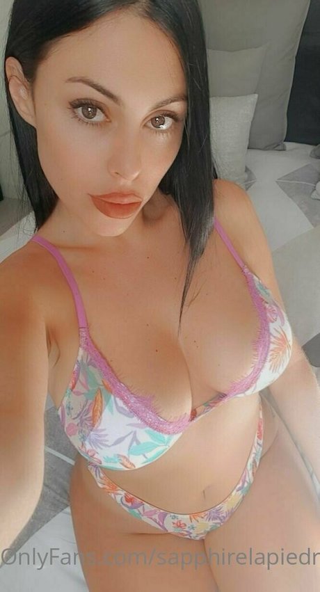 Naakte gelekte OnlyFans-foto van Sapphireastrea