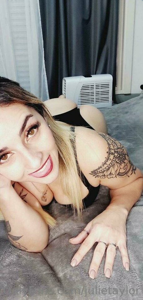 Naakte gelekte OnlyFans-foto van Julietaylor