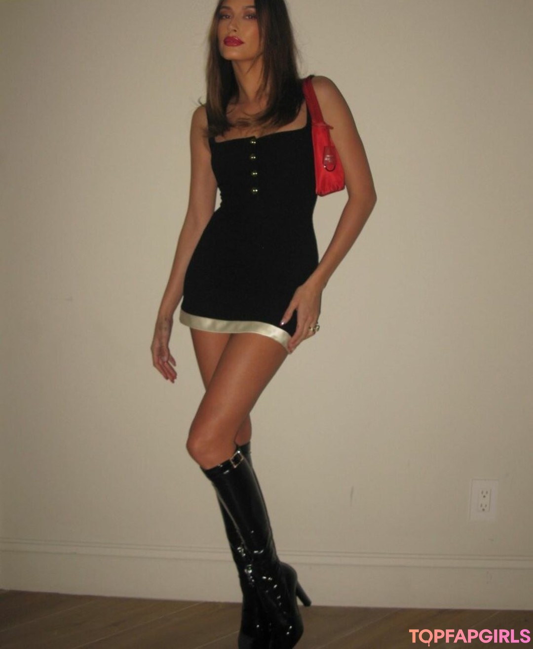 Naakte gelekte OnlyFans-foto van Hailey Baldwin Bieber #144 Naakte gelekte OnlyFans-foto van Hailey Baldwin Bieber #144