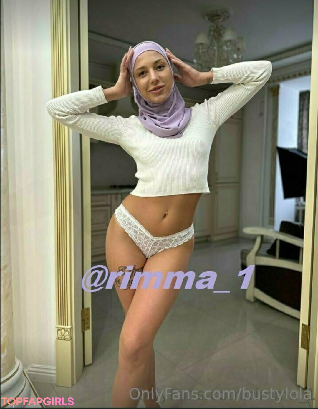 Naakte gelekte OnlyFans-foto van Bustylola #1102