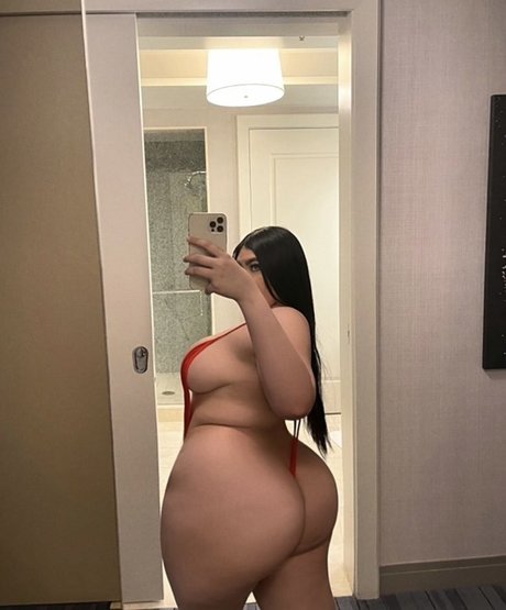 Naakte gelekte OnlyFans-foto van Katestrada