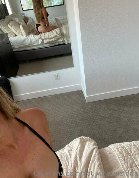 Hot_wife_victoria