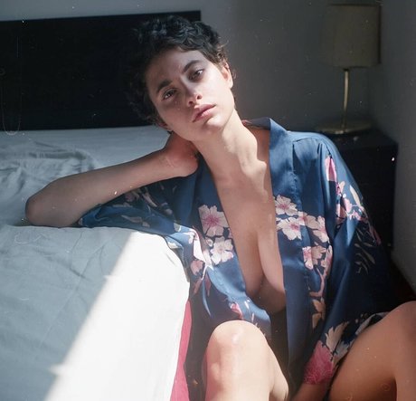 Naakte gelekte OnlyFans-foto van Anna Pittureri