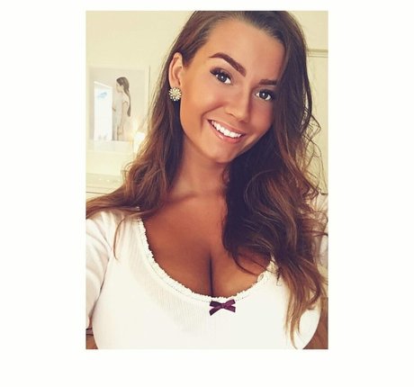 Naakte gelekte OnlyFans-foto van Alma Tandrup