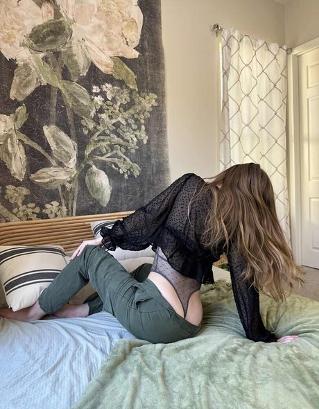 Naakte gelekte OnlyFans-foto van Jordanburton