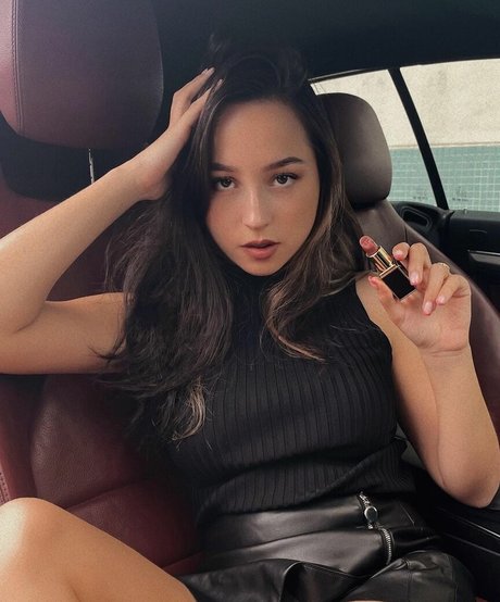 Naakte gelekte OnlyFans-foto van J Lou