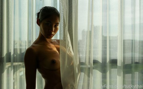 Naakte gelekte OnlyFans-foto van Tuckythai