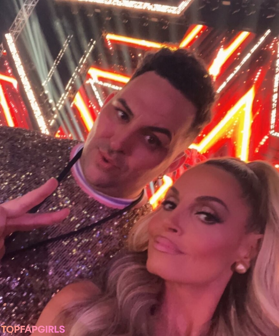 Naakte gelekte OnlyFans-foto van Trish Stratus #1015