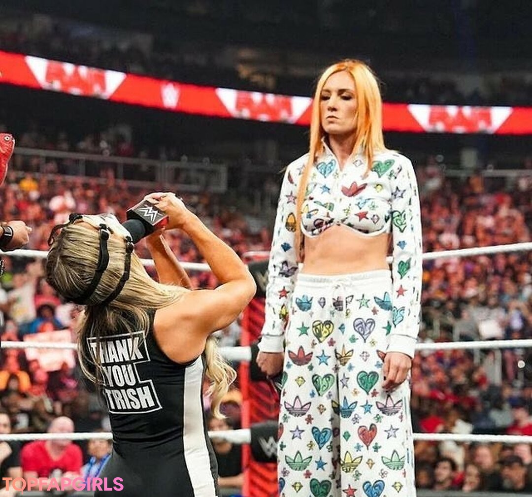 Naakte gelekte OnlyFans-foto van Trish Stratus #1130