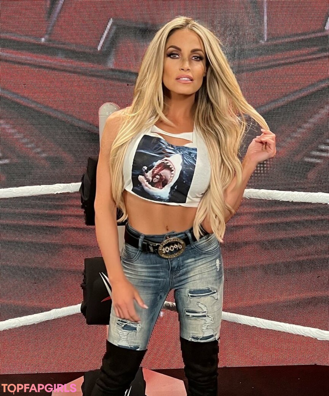 Naakte gelekte OnlyFans-foto van Trish Stratus #1142