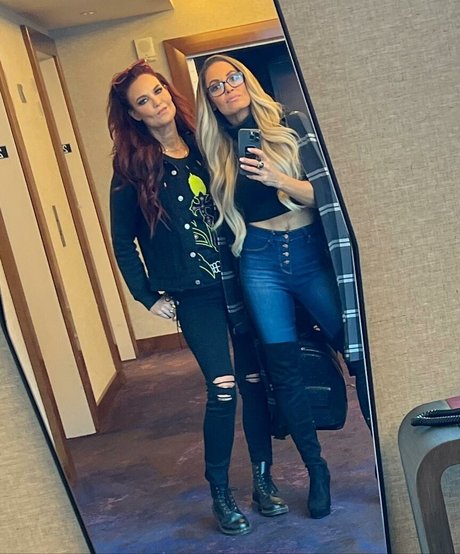 Trish Stratus
