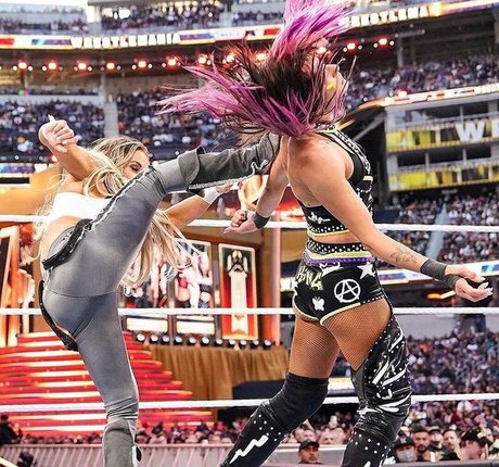 Trish Stratus