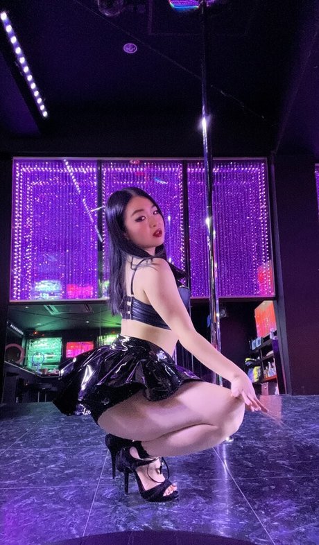 Naakte gelekte OnlyFans-foto van Childish Lina