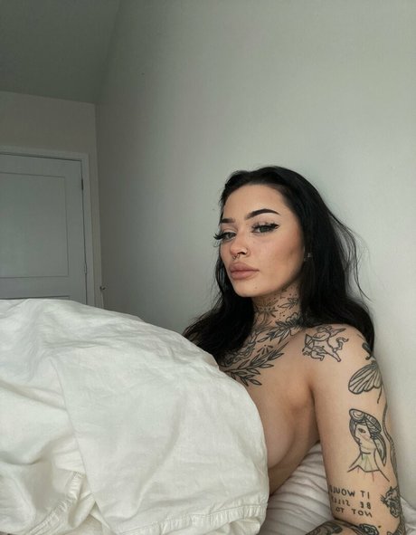 Naakte gelekte OnlyFans-foto van Locallystupid