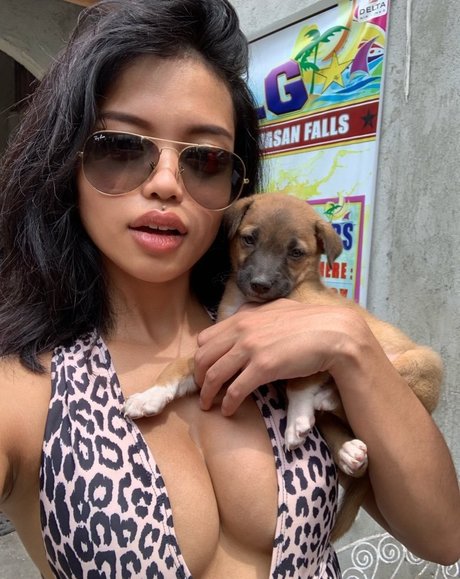 Naakte gelekte OnlyFans-foto van Alyssa Silos