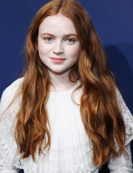 Naakte gelekte OnlyFans-foto van Sadie Sink