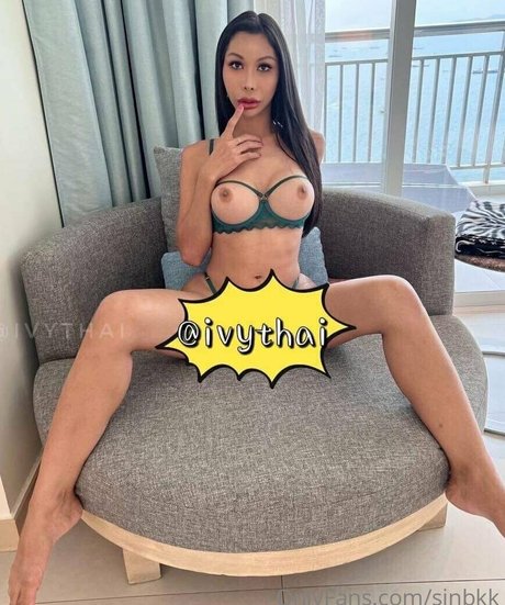 Naakte gelekte OnlyFans-foto van Sinbkk