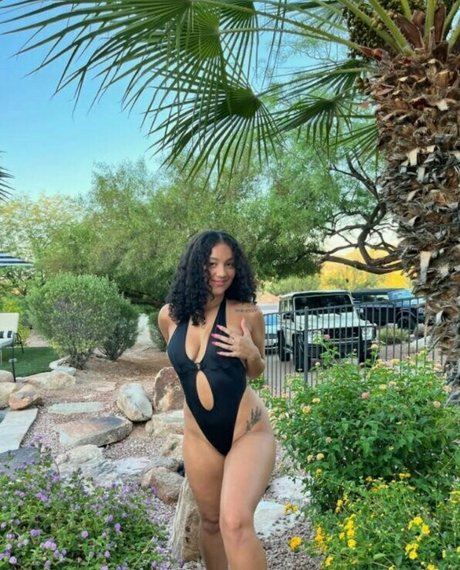 Naakte gelekte OnlyFans-foto van Charmingbaby