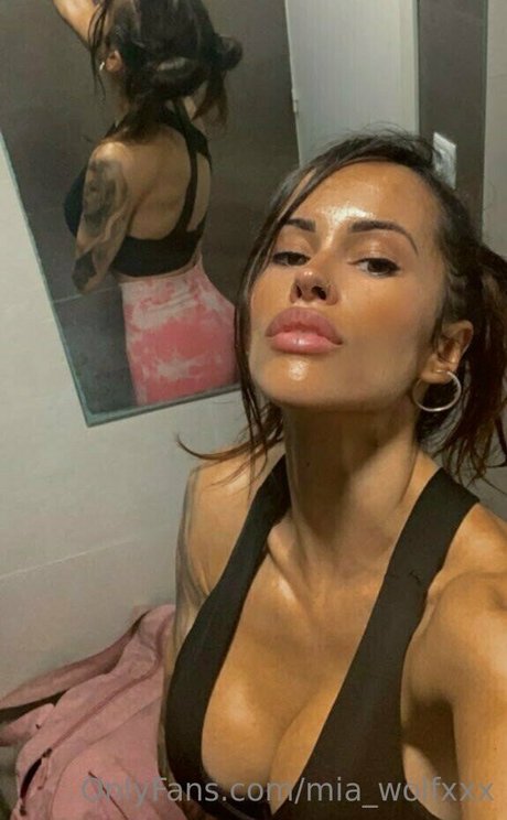 Mia_wolfxxx