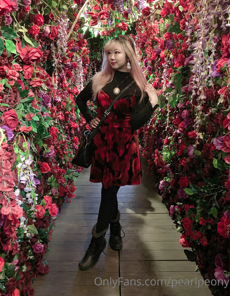 Naakte gelekte OnlyFans-foto van Pearlpeony