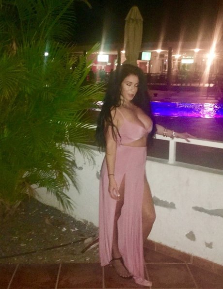 Naakte gelekte OnlyFans-foto van Kelly Louise Sheridan