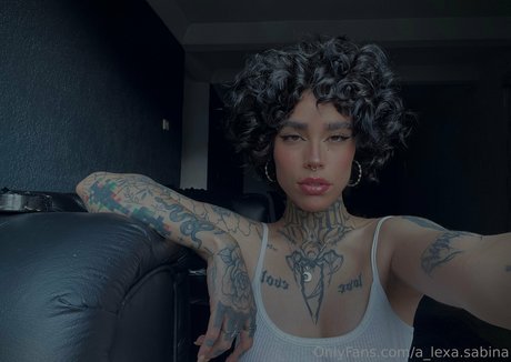 Naakte gelekte OnlyFans-foto van Alexasabina