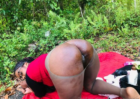 Naakte gelekte OnlyFans-foto van Sashigapeteaser