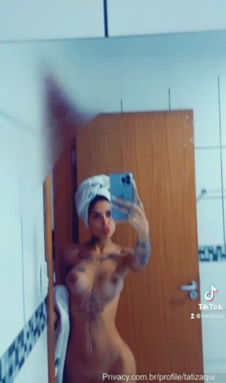 Naakte gelekte OnlyFans-foto van Tati Zaqui