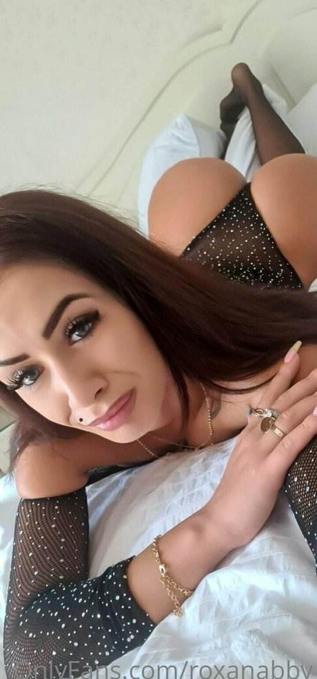 Naakte gelekte OnlyFans-foto van Roxanaionescu
