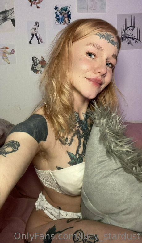 Naakte gelekte OnlyFans-foto van Lucystardust