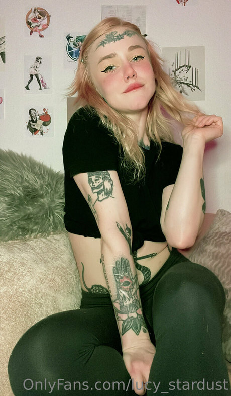 Naakte gelekte OnlyFans-foto van Lucystardust