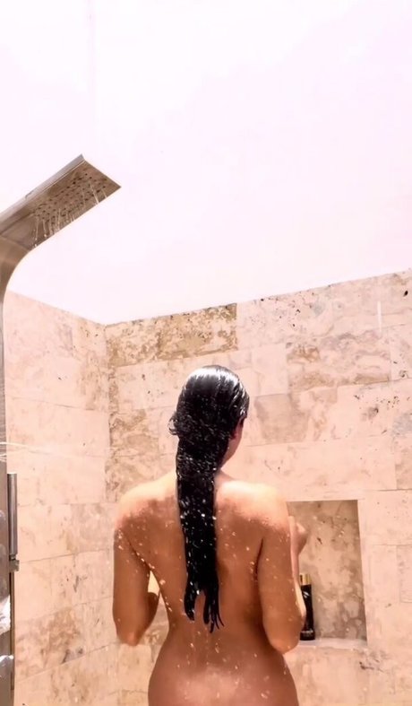 Naakte gelekte OnlyFans-foto van Anastasiia Boivka
