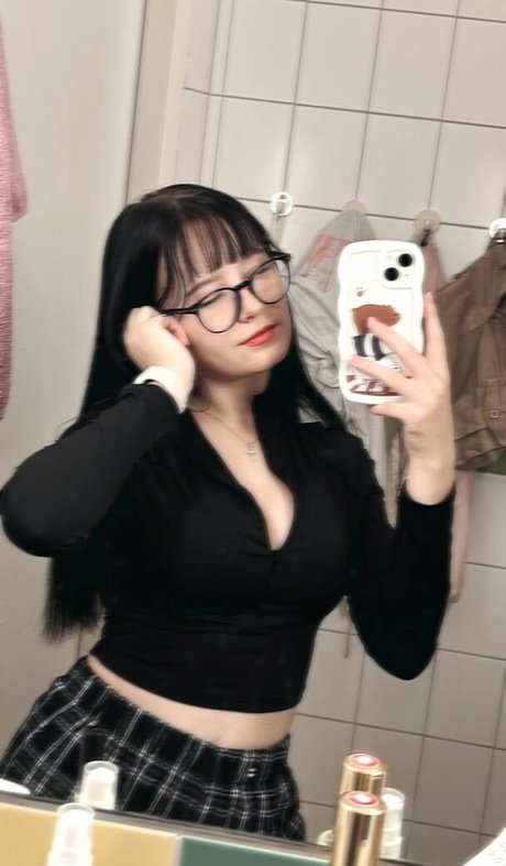 Naakte gelekte OnlyFans-foto van Jouerdis