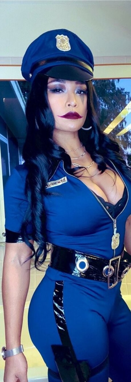 Naakte gelekte OnlyFans-foto van Wwe Xia Li