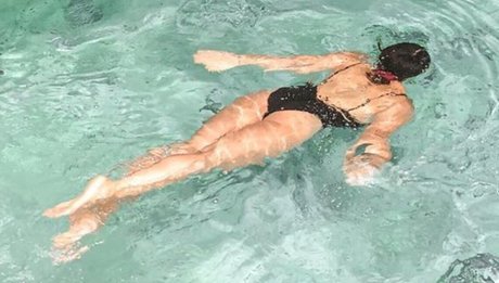 Naakte gelekte OnlyFans-foto van Megan Batoon